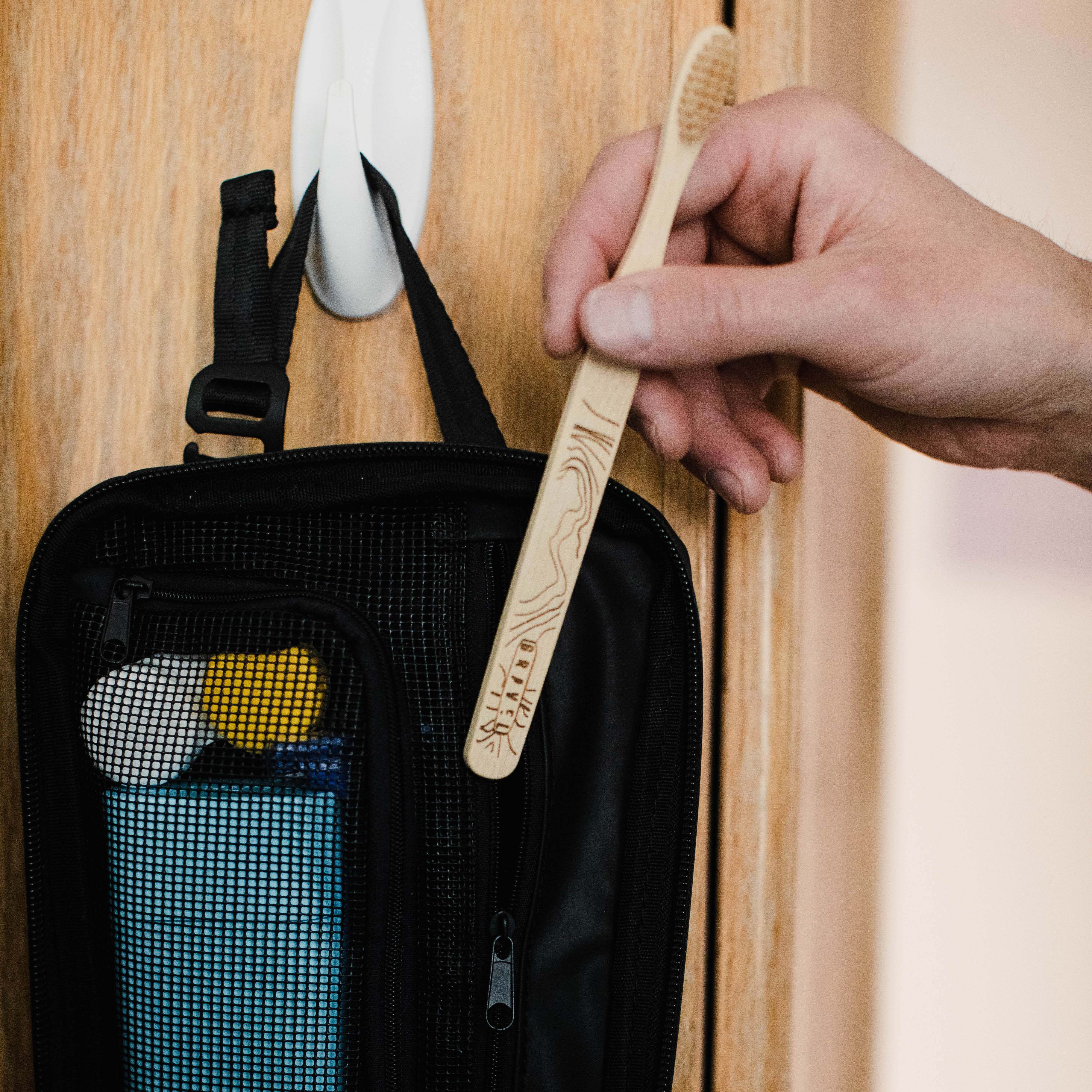 GARAGE SALE - V2 Slim™ Toiletry Bag (FINAL SALE) - Image 6