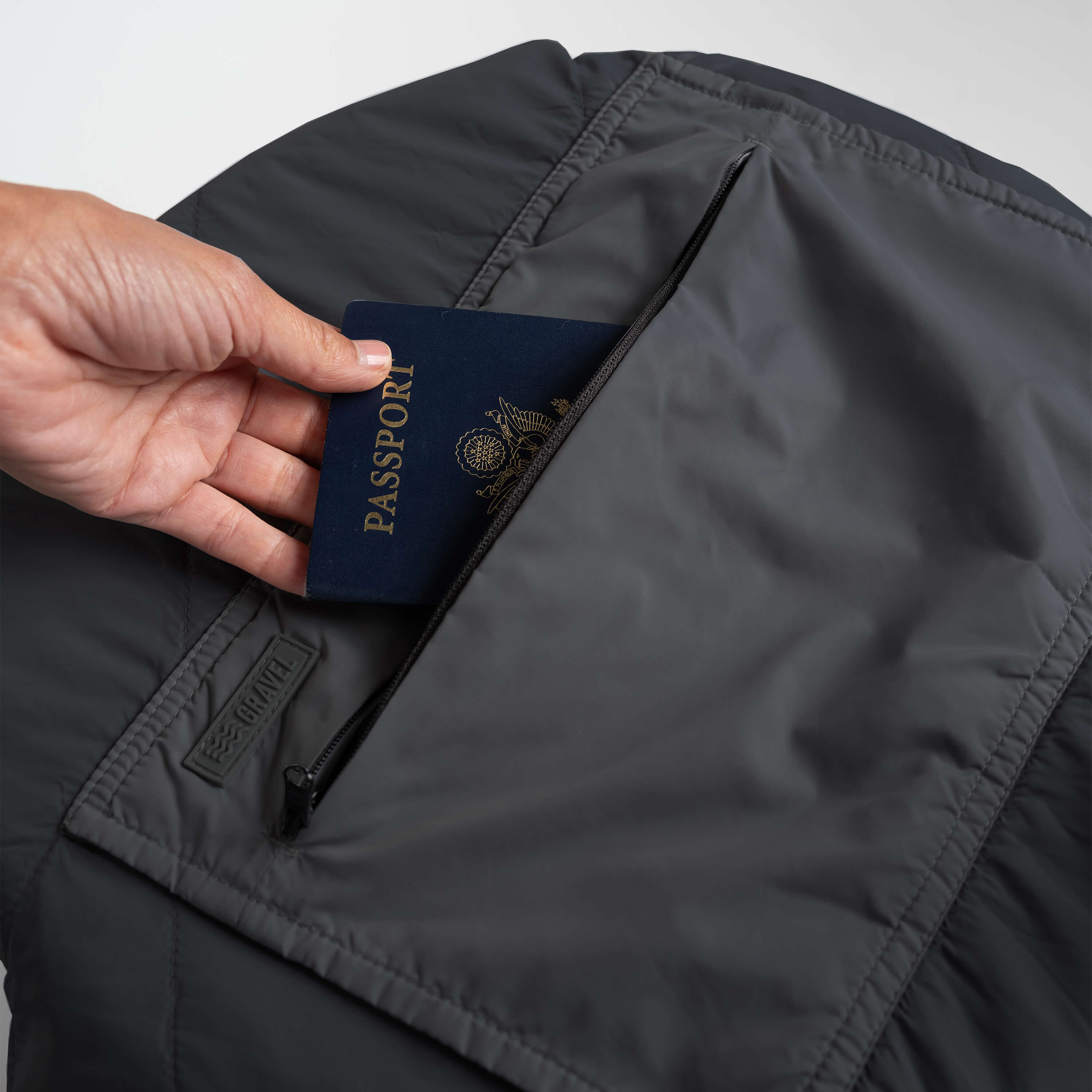 Layover™ Blanket Black - Image 8